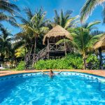 quels-sont-les-avantages-dune-piscine-a-coque-sur-mesure