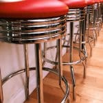chaises-et-tabourets-de-bar-quelle-est-lhauteur-ideale